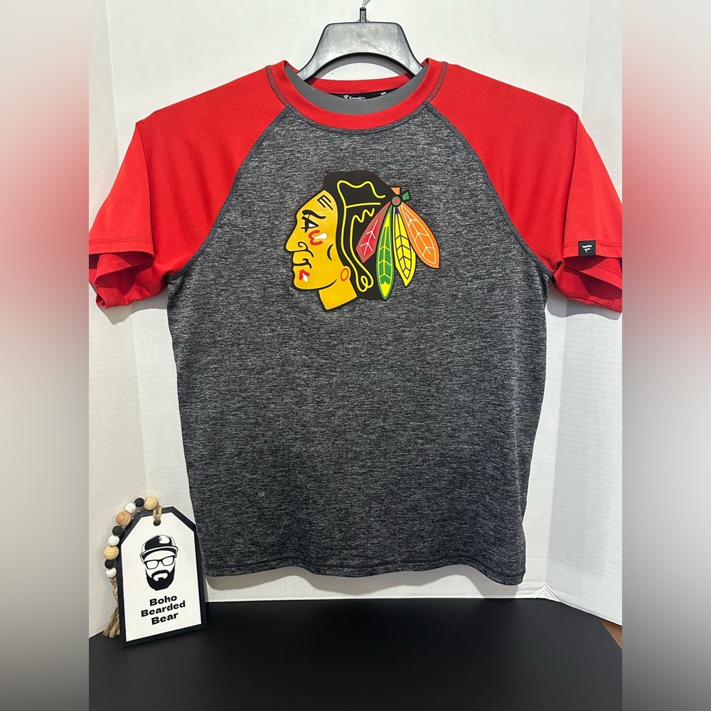 Fanatics BlackHawks Hockey Shirt size Large